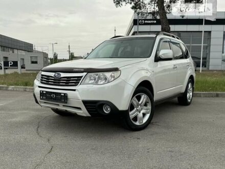 Білий Субару Forester, об'ємом двигуна 1.99 л та пробігом 156 тис. км за 10700 $, фото 1 на Automoto.ua