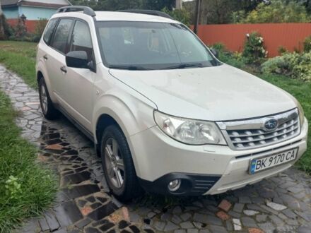 Білий Субару Forester, об'ємом двигуна 2 л та пробігом 196 тис. км за 11000 $, фото 1 на Automoto.ua