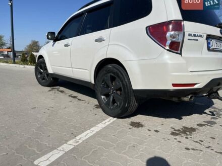 Білий Субару Forester, об'ємом двигуна 2 л та пробігом 217 тис. км за 9999 $, фото 1 на Automoto.ua