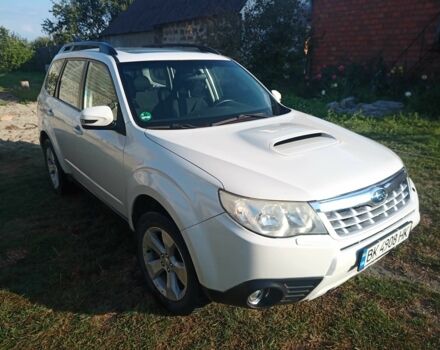 Білий Субару Forester, об'ємом двигуна 1.99 л та пробігом 265 тис. км за 8500 $, фото 1 на Automoto.ua