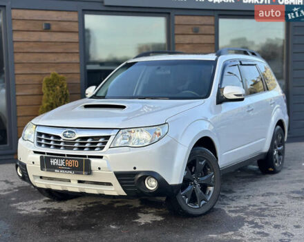 Белый Субару Форестер, объемом двигателя 2 л и пробегом 203 тыс. км за 10150 $, фото 1 на Automoto.ua