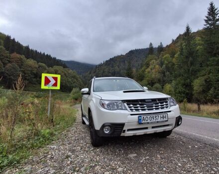 Белый Субару Форестер, объемом двигателя 2 л и пробегом 277 тыс. км за 9000 $, фото 1 на Automoto.ua