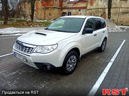 Білий Субару Forester, об'ємом двигуна 2 л та пробігом 227 тис. км за 10800 $, фото 1 на Automoto.ua