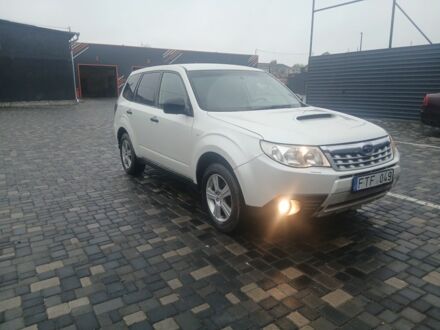 Белый Субару Форестер, объемом двигателя 2 л и пробегом 465 тыс. км за 3900 $, фото 1 на Automoto.ua