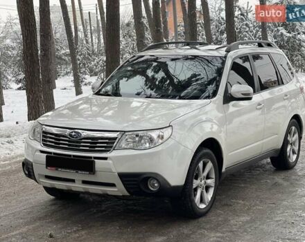 Белый Субару Форестер, объемом двигателя 2 л и пробегом 175 тыс. км за 10999 $, фото 1 на Automoto.ua