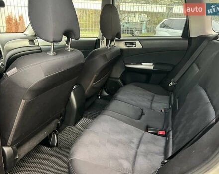 Бежевий Субару Forester, об'ємом двигуна 2.46 л та пробігом 216 тис. км за 9900 $, фото 4 на Automoto.ua