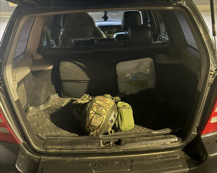 Черный Субару Форестер, объемом двигателя 2 л и пробегом 296 тыс. км за 5600 $, фото 7 на Automoto.ua