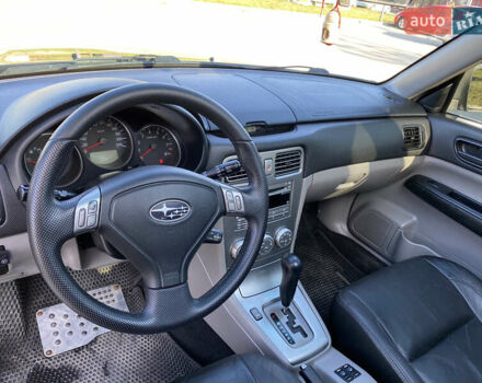 Черный Субару Форестер, объемом двигателя 1.99 л и пробегом 345 тыс. км за 6700 $, фото 6 на Automoto.ua