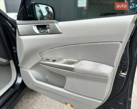 Чорний Субару Forester, об'ємом двигуна 2.5 л та пробігом 271 тис. км за 6950 $, фото 76 на Automoto.ua