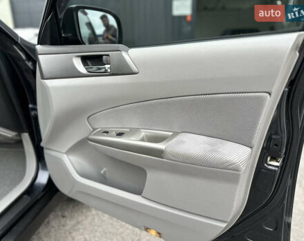 Черный Субару Форестер, объемом двигателя 2.5 л и пробегом 271 тыс. км за 7450 $, фото 71 на Automoto.ua