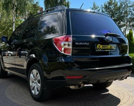 Чорний Субару Forester, об'ємом двигуна 2 л та пробігом 40 тис. км за 14190 $, фото 4 на Automoto.ua
