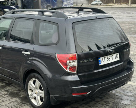 Черный Субару Форестер, объемом двигателя 1.99 л и пробегом 330 тыс. км за 7600 $, фото 4 на Automoto.ua