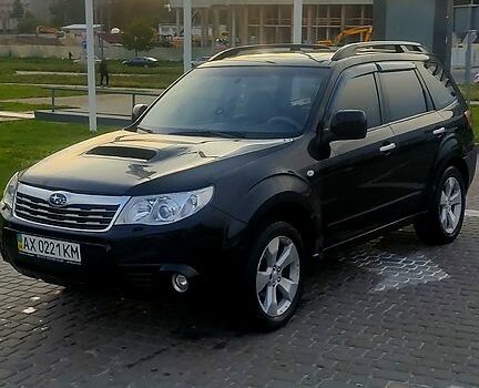 Чорний Субару Forester, об'ємом двигуна 2 л та пробігом 145 тис. км за 10000 $, фото 1 на Automoto.ua