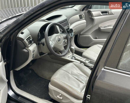 Черный Субару Форестер, объемом двигателя 1.99 л и пробегом 330 тыс. км за 7600 $, фото 8 на Automoto.ua