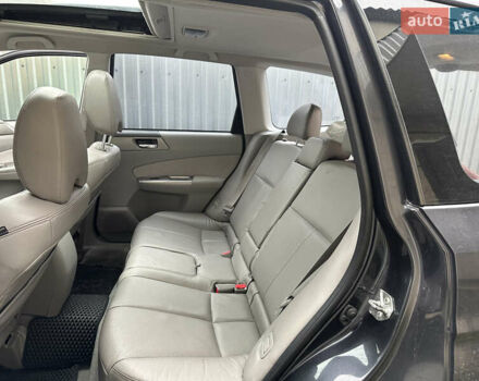 Черный Субару Форестер, объемом двигателя 1.99 л и пробегом 330 тыс. км за 7600 $, фото 16 на Automoto.ua