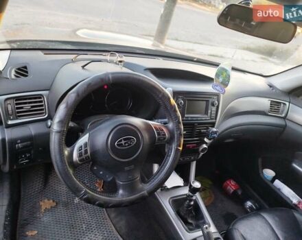 Черный Субару Форестер, объемом двигателя 2 л и пробегом 250 тыс. км за 11000 $, фото 5 на Automoto.ua