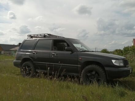 Чорний Субару Forester, об'ємом двигуна 2 л та пробігом 300 тис. км за 4751 $, фото 1 на Automoto.ua