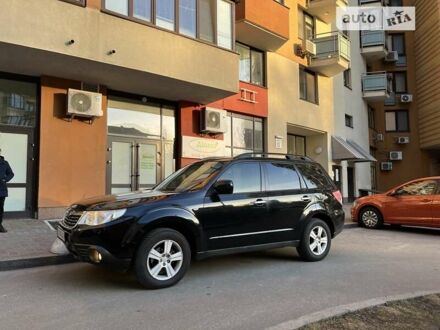 Чорний Субару Forester, об'ємом двигуна 2 л та пробігом 270 тис. км за 8500 $, фото 1 на Automoto.ua