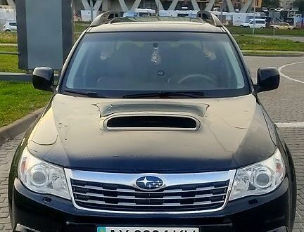 Черный Субару Форестер, объемом двигателя 2 л и пробегом 145 тыс. км за 10000 $, фото 1 на Automoto.ua