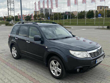 Черный Субару Форестер, объемом двигателя 2 л и пробегом 300 тыс. км за 6200 $, фото 1 на Automoto.ua