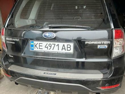 Черный Субару Форестер, объемом двигателя 1.99 л и пробегом 300 тыс. км за 6000 $, фото 1 на Automoto.ua