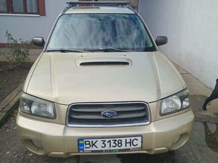 Желтый Субару Форестер, объемом двигателя 2 л и пробегом 360 тыс. км за 4000 $, фото 1 на Automoto.ua