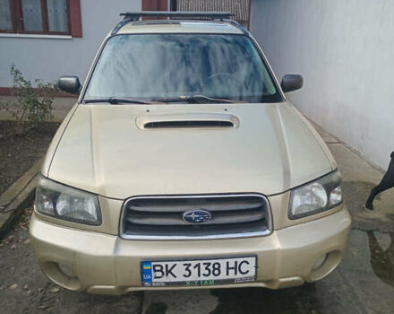 Желтый Субару Форестер, объемом двигателя 2 л и пробегом 360 тыс. км за 4000 $, фото 1 на Automoto.ua