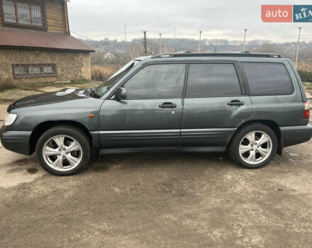 Серый Субару Форестер, объемом двигателя 2 л и пробегом 350 тыс. км за 4300 $, фото 1 на Automoto.ua