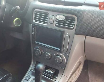 Сірий Субару Forester, об'ємом двигуна 2 л та пробігом 377 тис. км за 4500 $, фото 2 на Automoto.ua