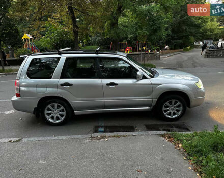 Сірий Субару Forester, об'ємом двигуна 2.46 л та пробігом 280 тис. км за 5300 $, фото 4 на Automoto.ua
