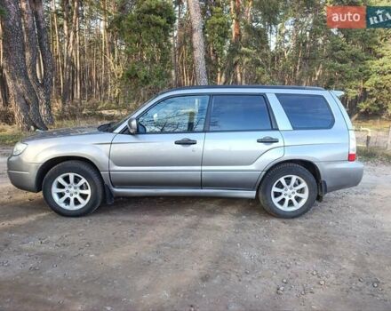 Серый Субару Форестер, объемом двигателя 1.99 л и пробегом 275 тыс. км за 6250 $, фото 3 на Automoto.ua