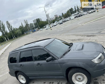 Сірий Субару Forester, об'ємом двигуна 2.5 л та пробігом 268 тис. км за 6400 $, фото 1 на Automoto.ua