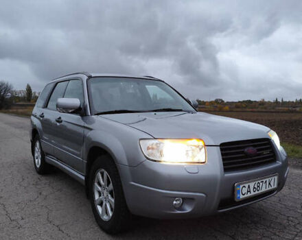 Серый Субару Форестер, объемом двигателя 2 л и пробегом 280 тыс. км за 7500 $, фото 2 на Automoto.ua