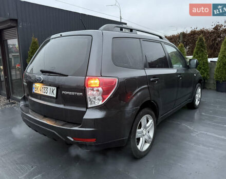 Серый Субару Форестер, объемом двигателя 2.46 л и пробегом 310 тыс. км за 5999 $, фото 4 на Automoto.ua