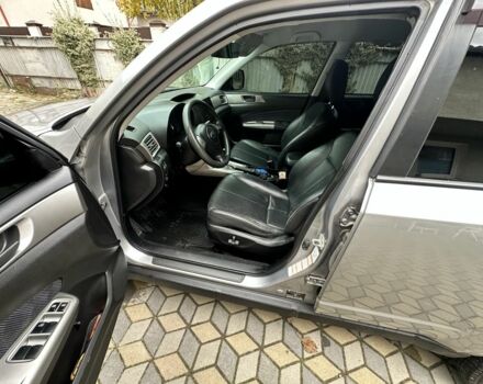 Серый Субару Форестер, объемом двигателя 2 л и пробегом 330 тыс. км за 7700 $, фото 6 на Automoto.ua