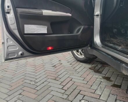 Серый Субару Форестер, объемом двигателя 2 л и пробегом 289 тыс. км за 7700 $, фото 4 на Automoto.ua