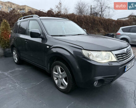 Серый Субару Форестер, объемом двигателя 2.46 л и пробегом 310 тыс. км за 5999 $, фото 3 на Automoto.ua