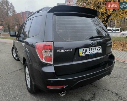 Серый Субару Форестер, объемом двигателя 1.99 л и пробегом 197 тыс. км за 8300 $, фото 4 на Automoto.ua