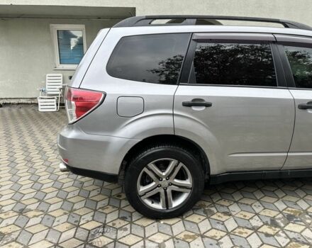 Серый Субару Форестер, объемом двигателя 2 л и пробегом 330 тыс. км за 7700 $, фото 2 на Automoto.ua