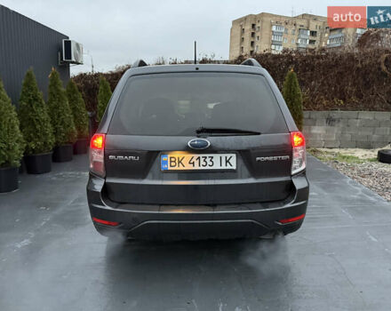 Серый Субару Форестер, объемом двигателя 2.46 л и пробегом 310 тыс. км за 5999 $, фото 5 на Automoto.ua