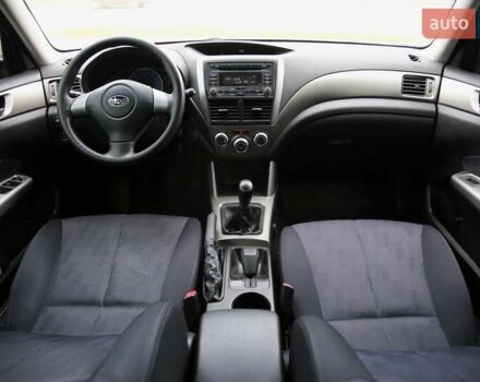 Серый Субару Форестер, объемом двигателя 2 л и пробегом 49 тыс. км за 11500 $, фото 11 на Automoto.ua
