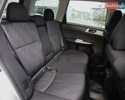 Серый Субару Форестер, объемом двигателя 2 л и пробегом 49 тыс. км за 11500 $, фото 8 на Automoto.ua