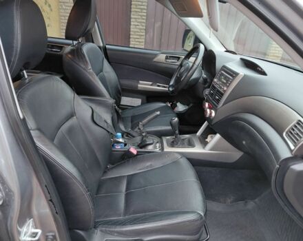 Серый Субару Форестер, объемом двигателя 2.5 л и пробегом 196 тыс. км за 7000 $, фото 5 на Automoto.ua