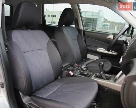 Серый Субару Форестер, объемом двигателя 2 л и пробегом 49 тыс. км за 11500 $, фото 9 на Automoto.ua