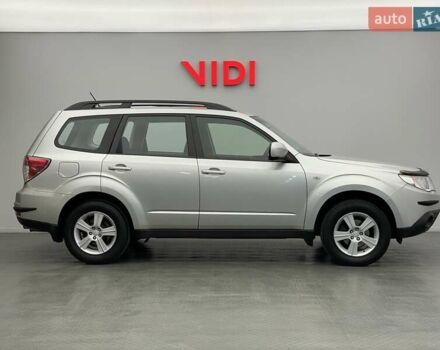 Серый Субару Форестер, объемом двигателя 2 л и пробегом 175 тыс. км за 8974 $, фото 3 на Automoto.ua