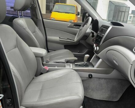 Серый Субару Форестер, объемом двигателя 2 л и пробегом 197 тыс. км за 8300 $, фото 16 на Automoto.ua