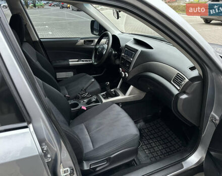 Сірий Субару Forester, об'ємом двигуна 1.99 л та пробігом 210 тис. км за 7500 $, фото 27 на Automoto.ua