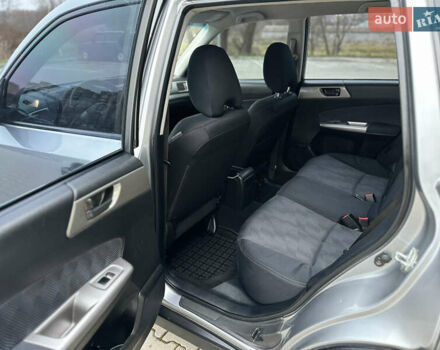 Сірий Субару Forester, об'ємом двигуна 1.99 л та пробігом 210 тис. км за 7500 $, фото 28 на Automoto.ua