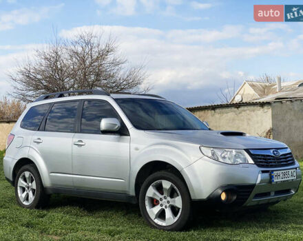 Серый Субару Форестер, объемом двигателя 2.5 л и пробегом 251 тыс. км за 7900 $, фото 2 на Automoto.ua