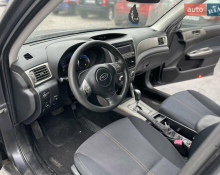 Серый Субару Форестер, объемом двигателя 2.46 л и пробегом 300 тыс. км за 5750 $, фото 8 на Automoto.ua